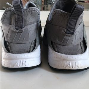 Nike Air Huarache Grey Tennis Shoes